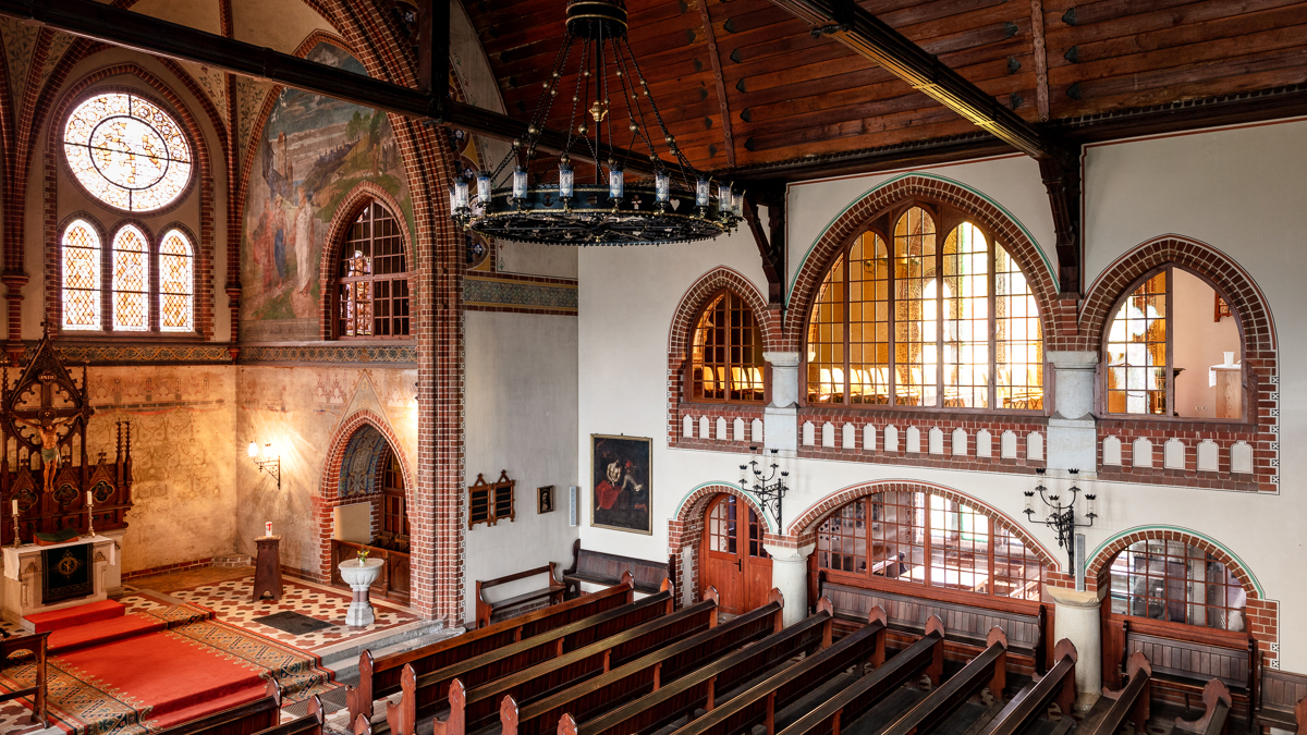 Kirche Bornim, Potsdam. Fotos: Adam Sevens und Benjamin Maltry. Potsdam Museum – Forum für Kunst und Geschichte